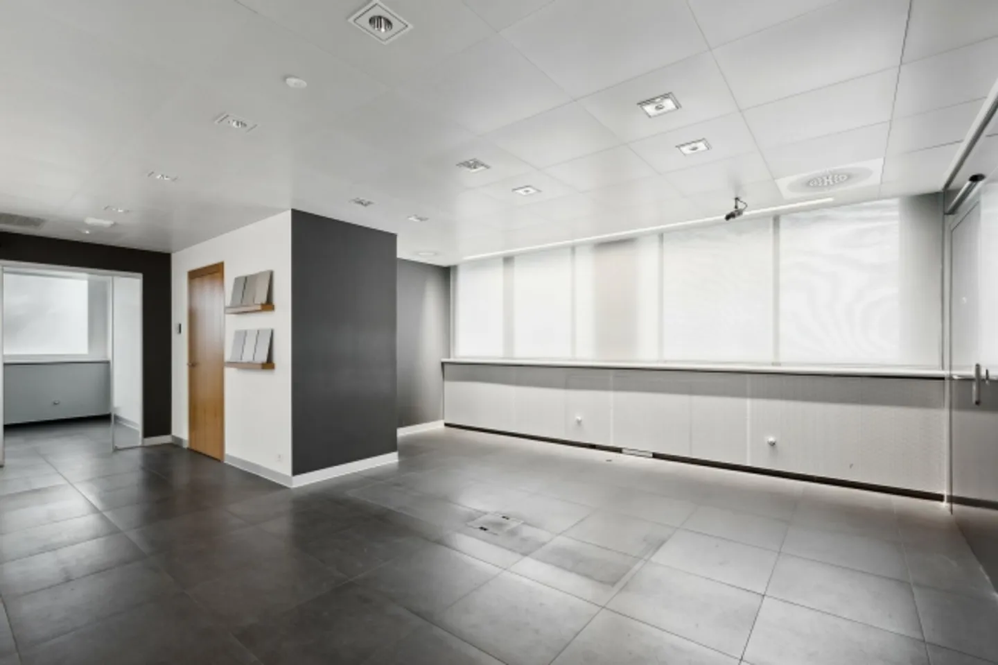 Gewerbe-/Bürofläche - Exzellente Lage - Region Neuenburg - Foto 1 von 13