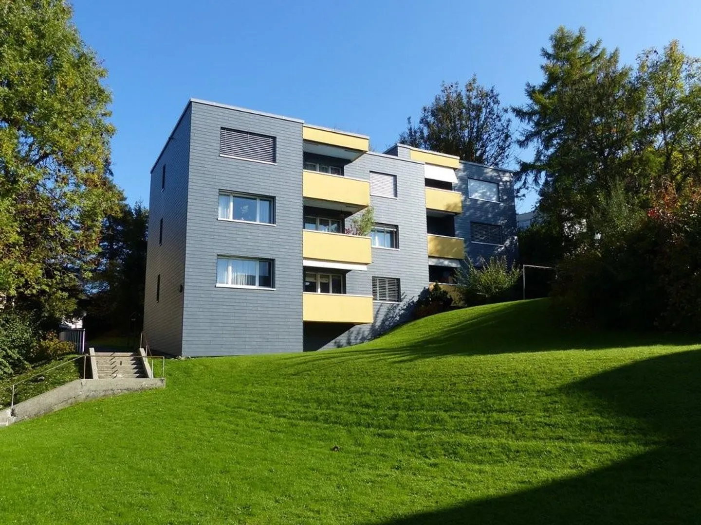 Grosszügige, helle Wohnung - Foto 1 von 9