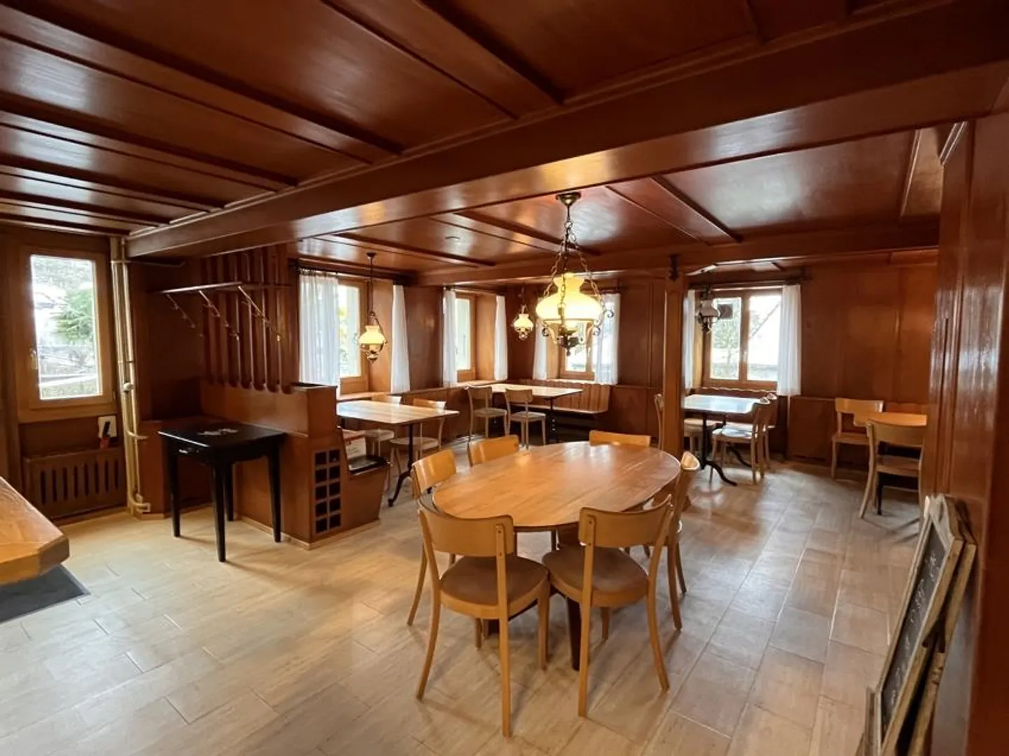 Nuovo affittuario cercasi: Ristorante con bella vista sul lago e sulle montagne - Foto 3 di 11