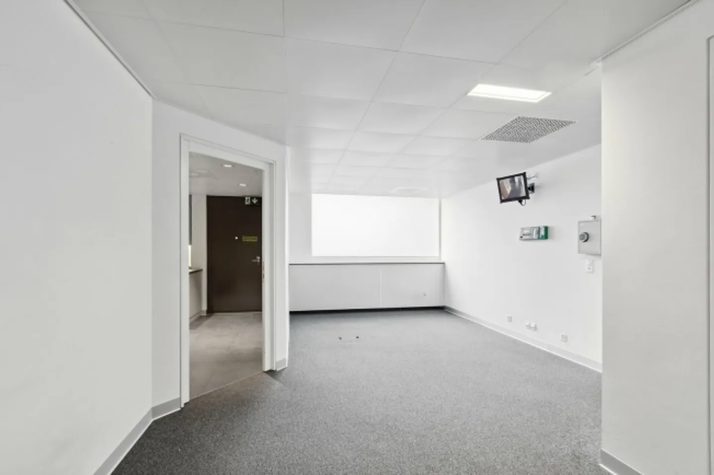 Gewerbe-/Bürofläche - Exzellente Lage - Region Neuenburg - Foto 10 von 13