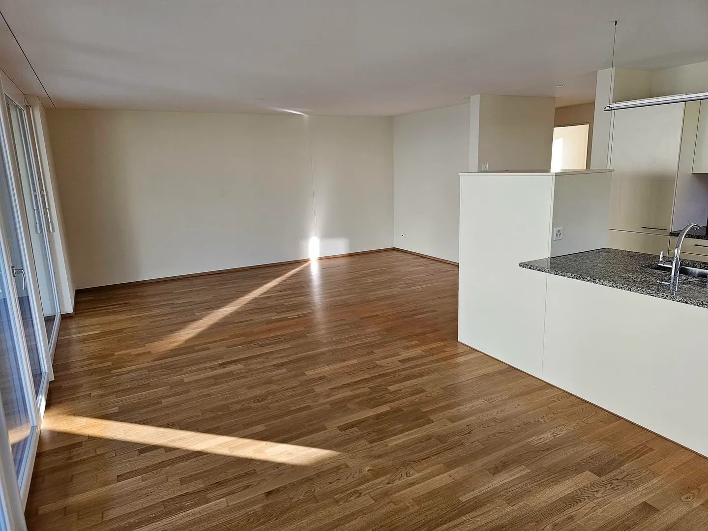 Moderne 4.5-Zimmer-Wohnung - Foto 3 von 12