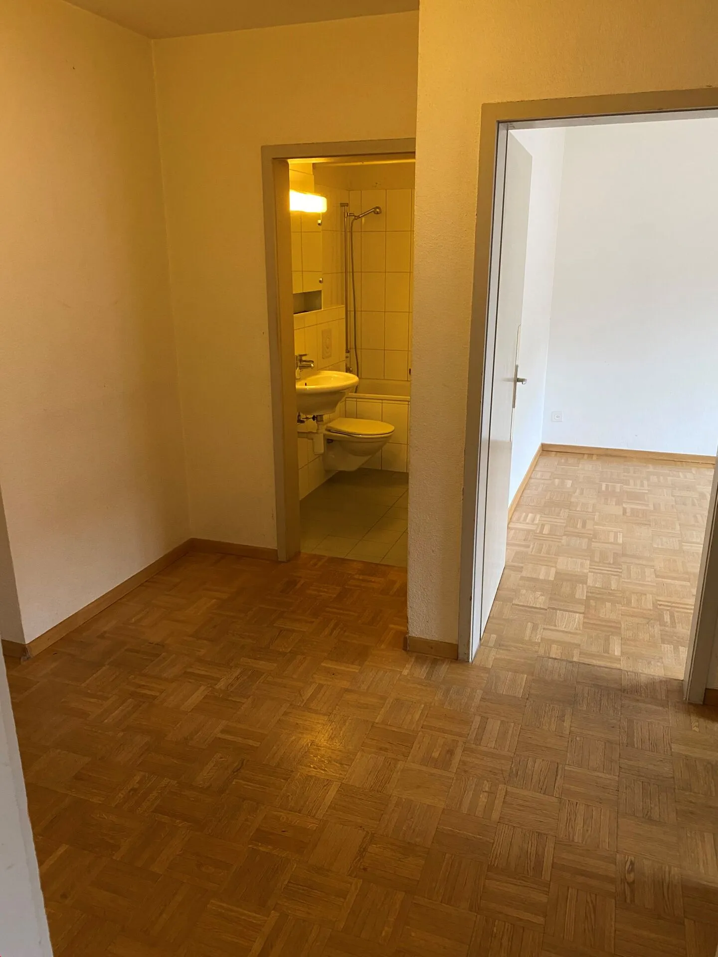 Cozy Apartment for Commuters - Photo 2 of 6