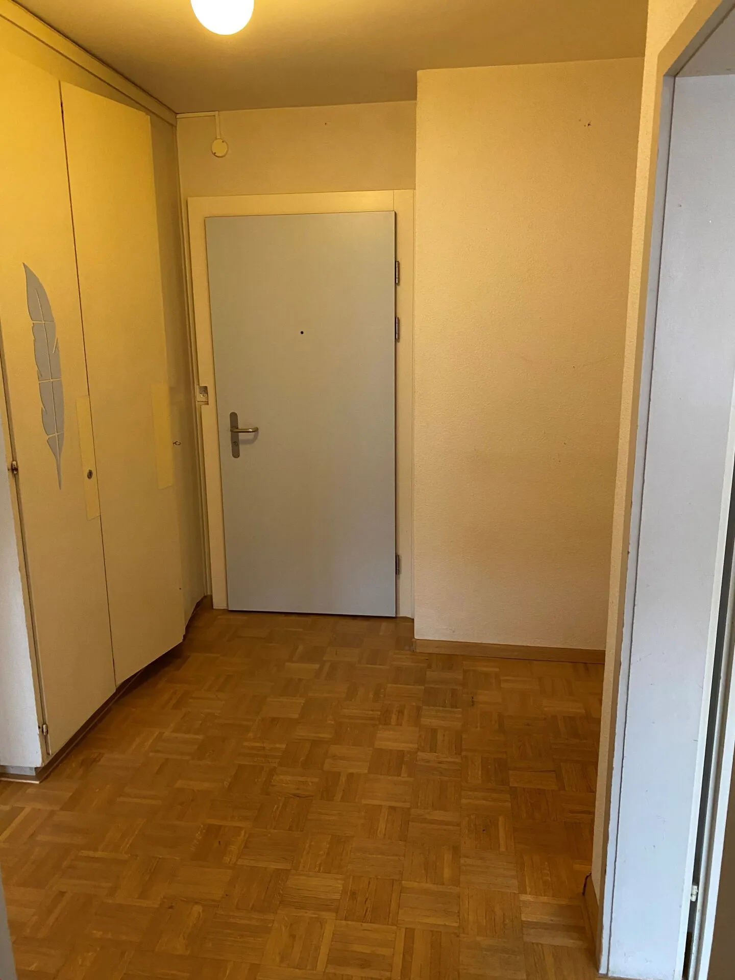 Cozy Apartment for Commuters - Photo 3 of 6