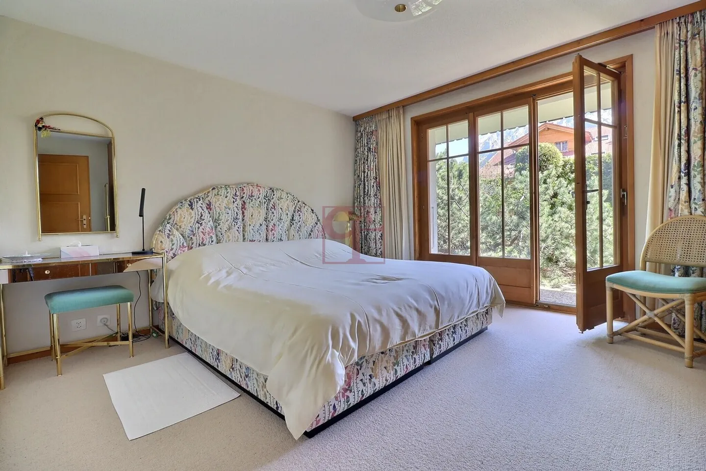 Charmante 3,5-Zimmer-Wohnung mit großer Eckterrasse in der Nähe des Zentrums - Foto 3 von 6