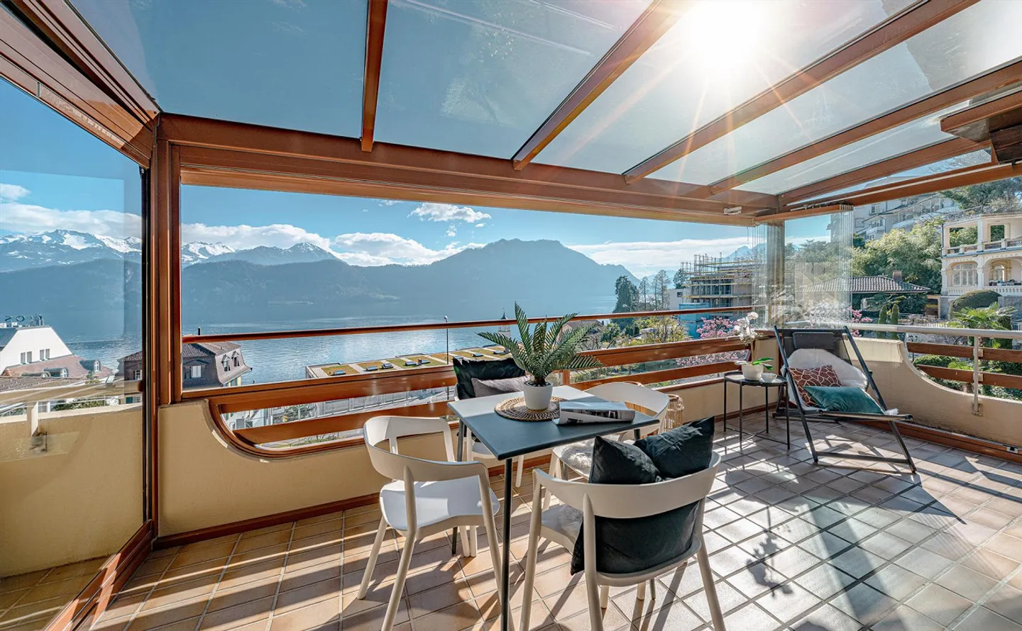 Geräumige Maisonette mit spektakulärem Blick - Foto 1 von 5