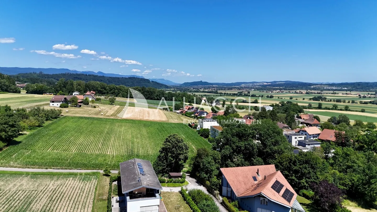 Vivere moderno e idilliaco con vista sulle Alpi - Foto 2 di 8