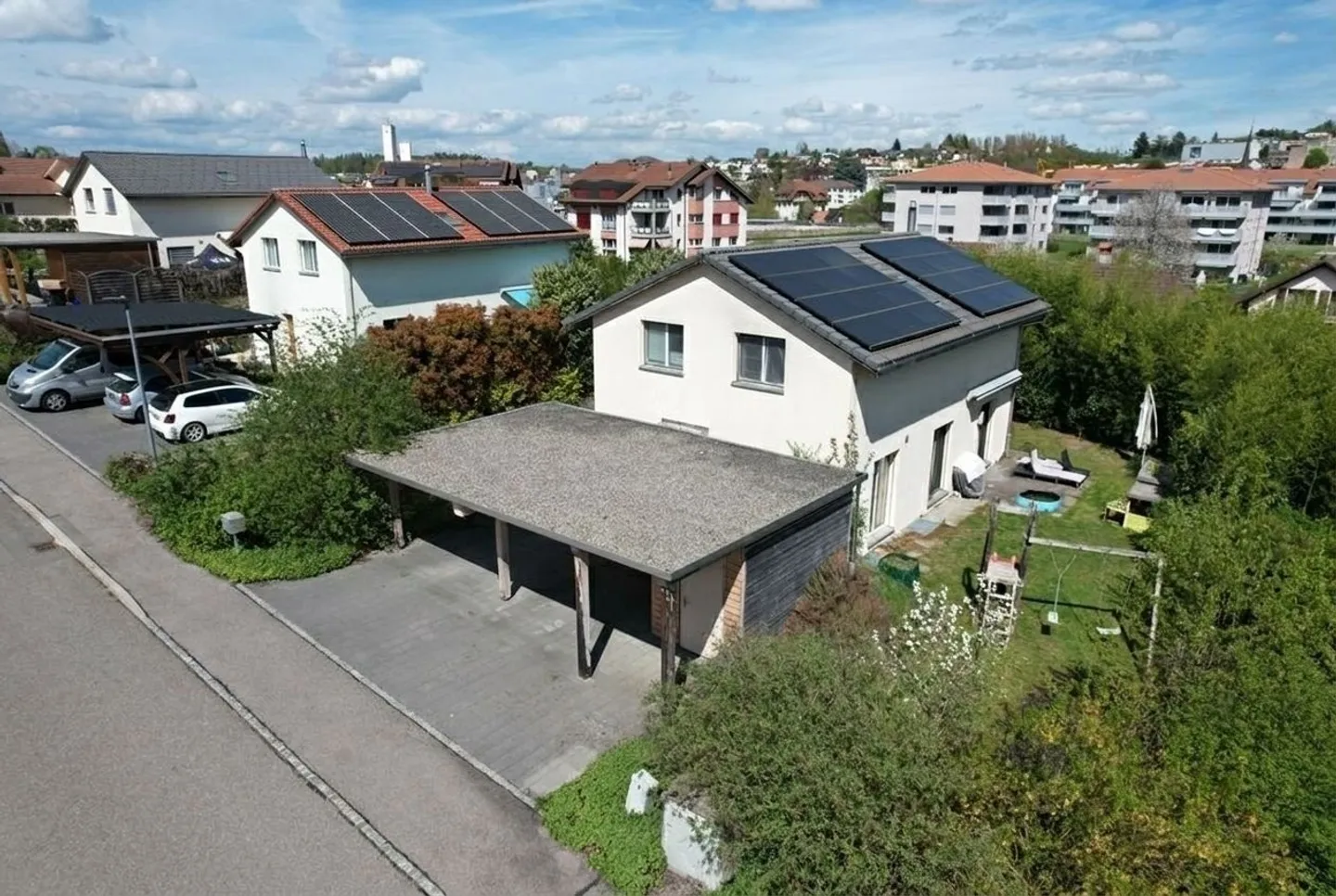 Villa indipendente con giardino - Foto 1 di 6