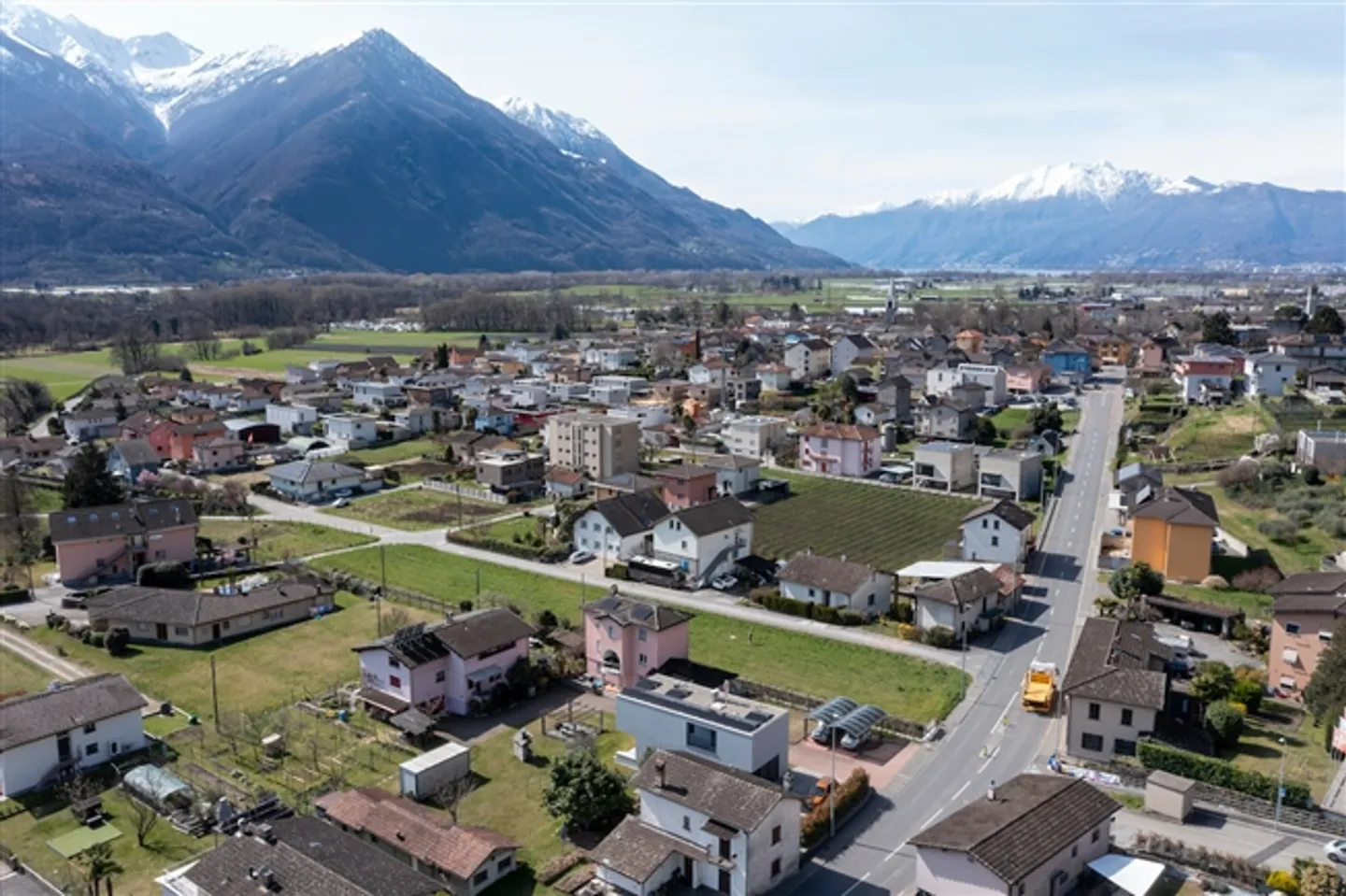 CUGNASCO-GERRA - Vendiamo un terreno di 1.912 m² con un progetto di 6 ville - Foto 3 di 9