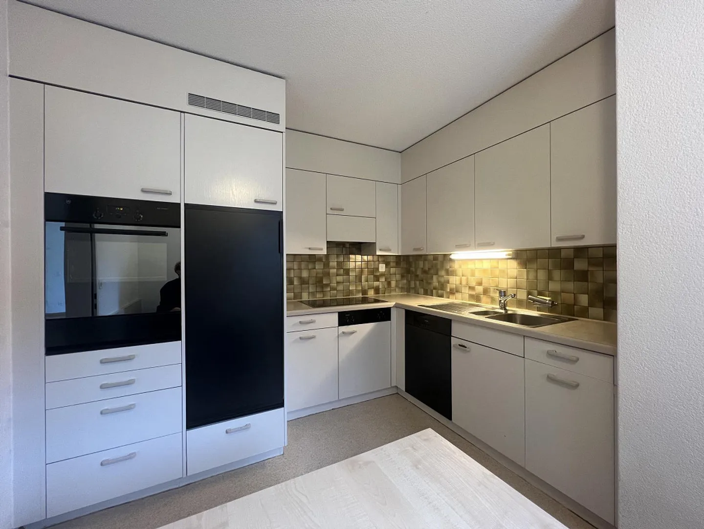 Charmant Appartement en Attique - Photo 2 sur 9