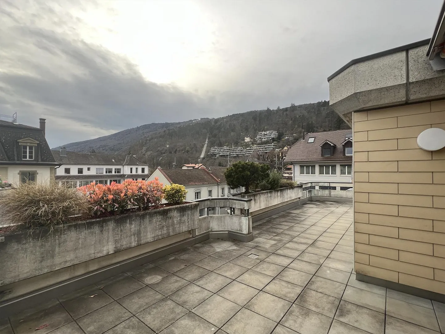 Charmant Appartement en Attique - Photo 8 sur 9