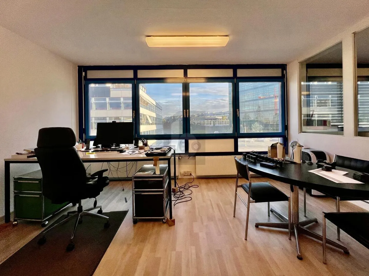 2 Bureaux à Louer dans un Bâtiment Industriel - Photo 1 sur 6