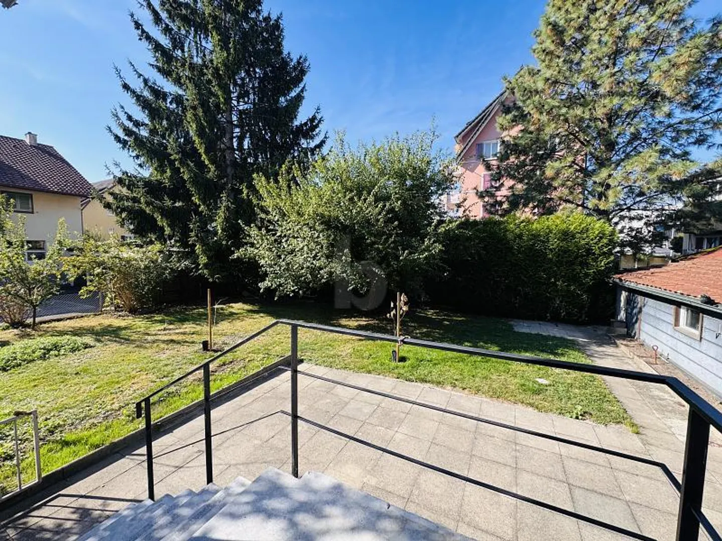 Modernisierte Wohnung mit Garten - Foto 2 von 6
