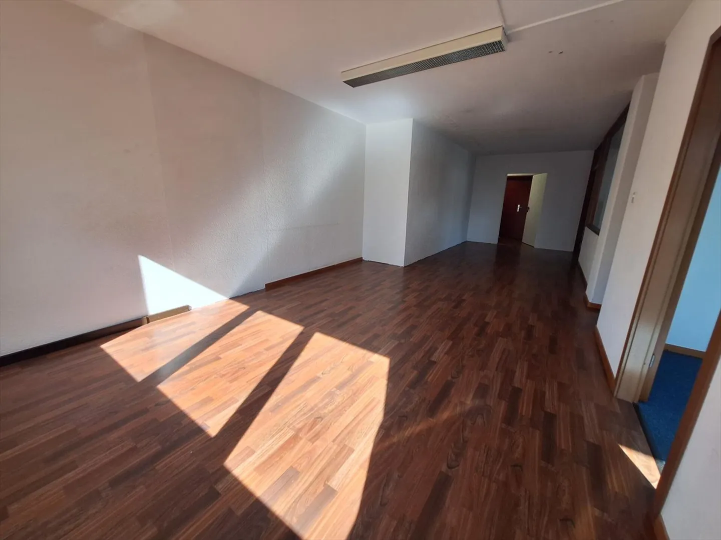 Büro - Foto 1 von 8