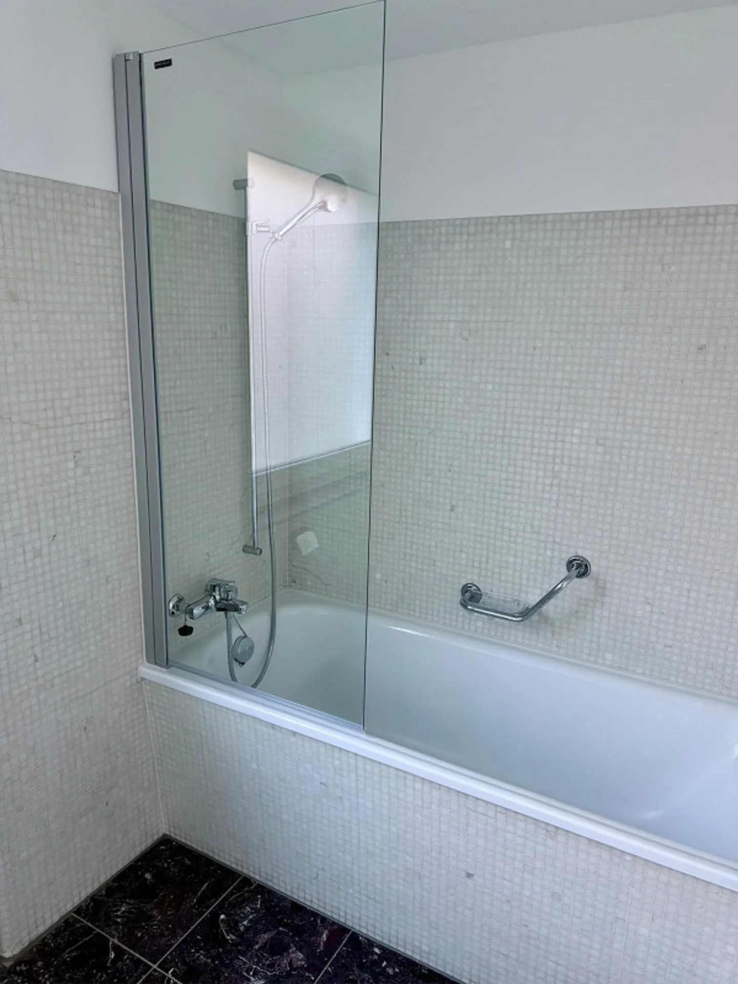 Near Spisertor - Completely renovated - Photo 3 of 12