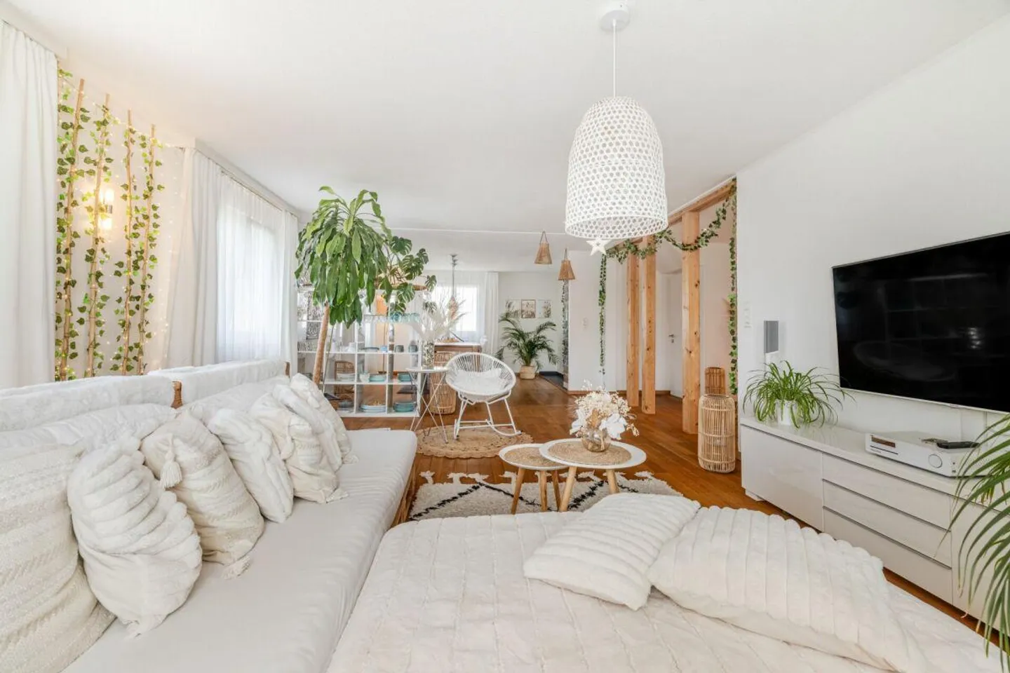 STILVOLLES 7.5-ZIMMER-EINFAMILIENHAUS  MIT POOL, IDYLLISCHEM GARTEN... - Foto 4 von 13