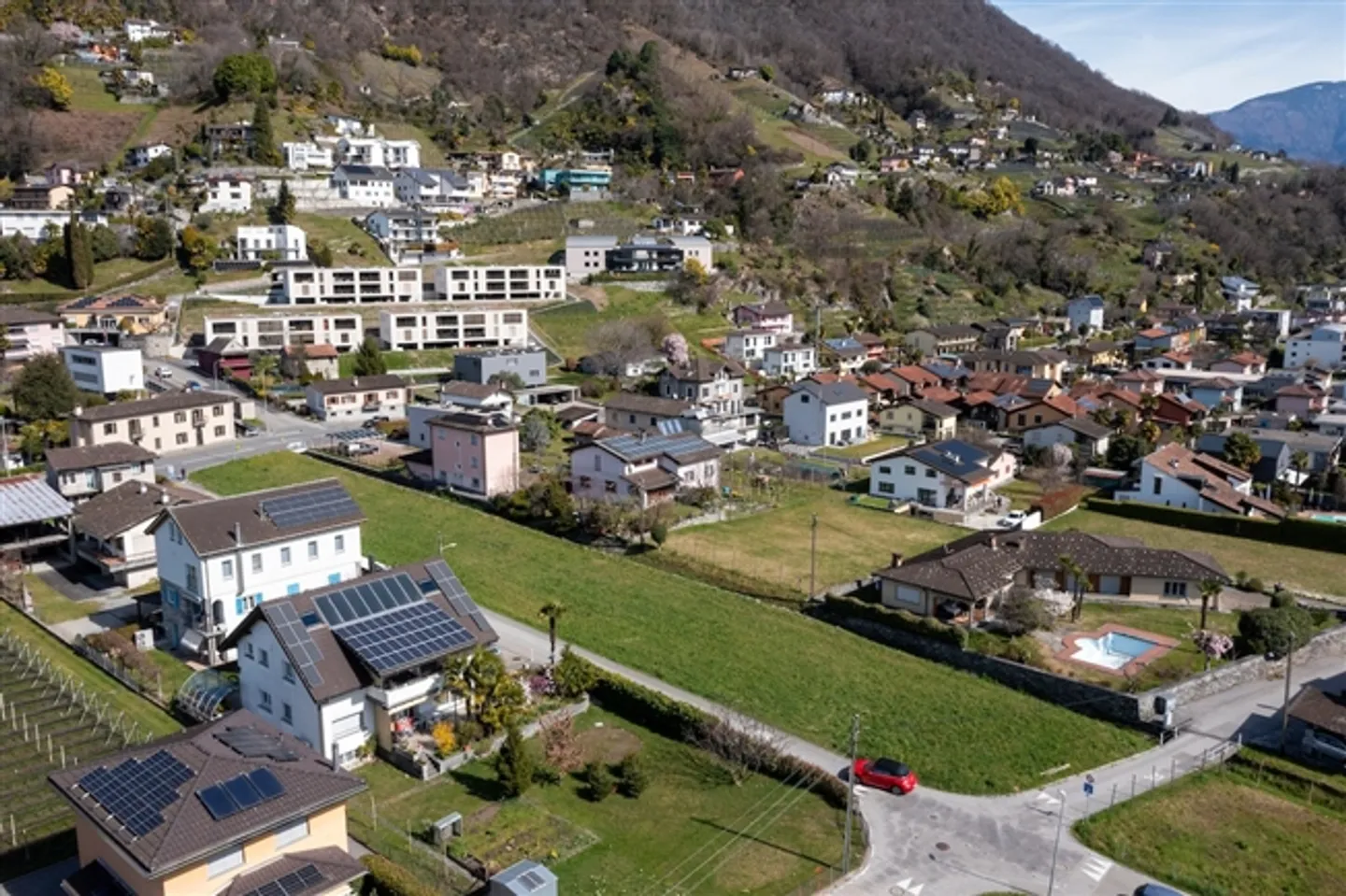 CUGNASCO-GERRA - Vendiamo un terreno di 1.912 m² con un progetto di 6 ville - Foto 7 di 9