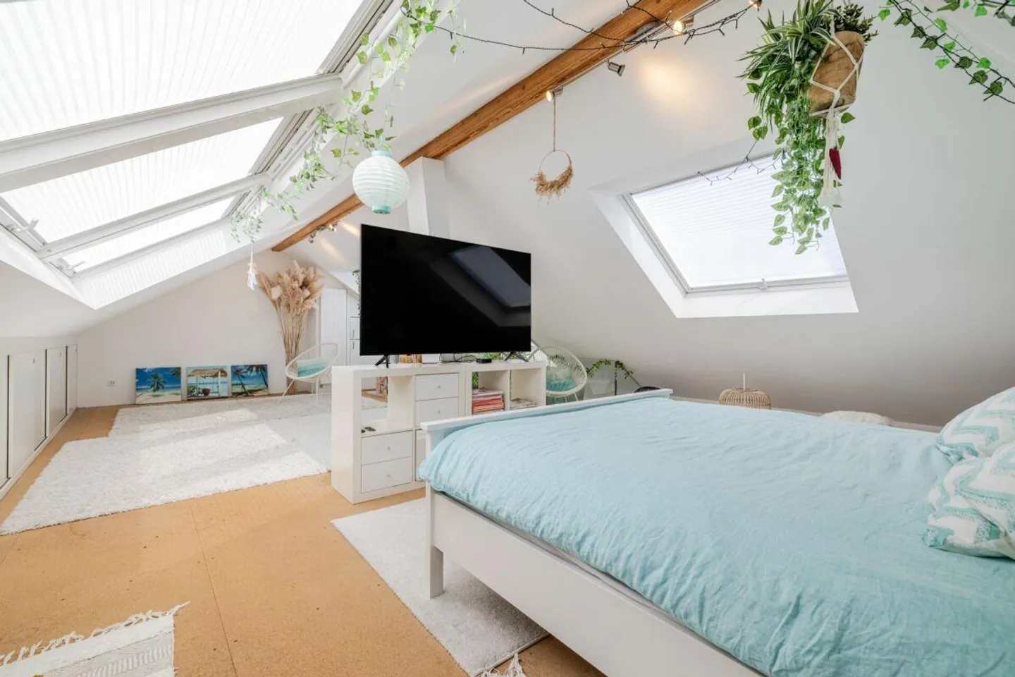 STILVOLLES 7.5-ZIMMER-EINFAMILIENHAUS  MIT POOL, IDYLLISCHEM GARTEN... - Foto 8 von 13