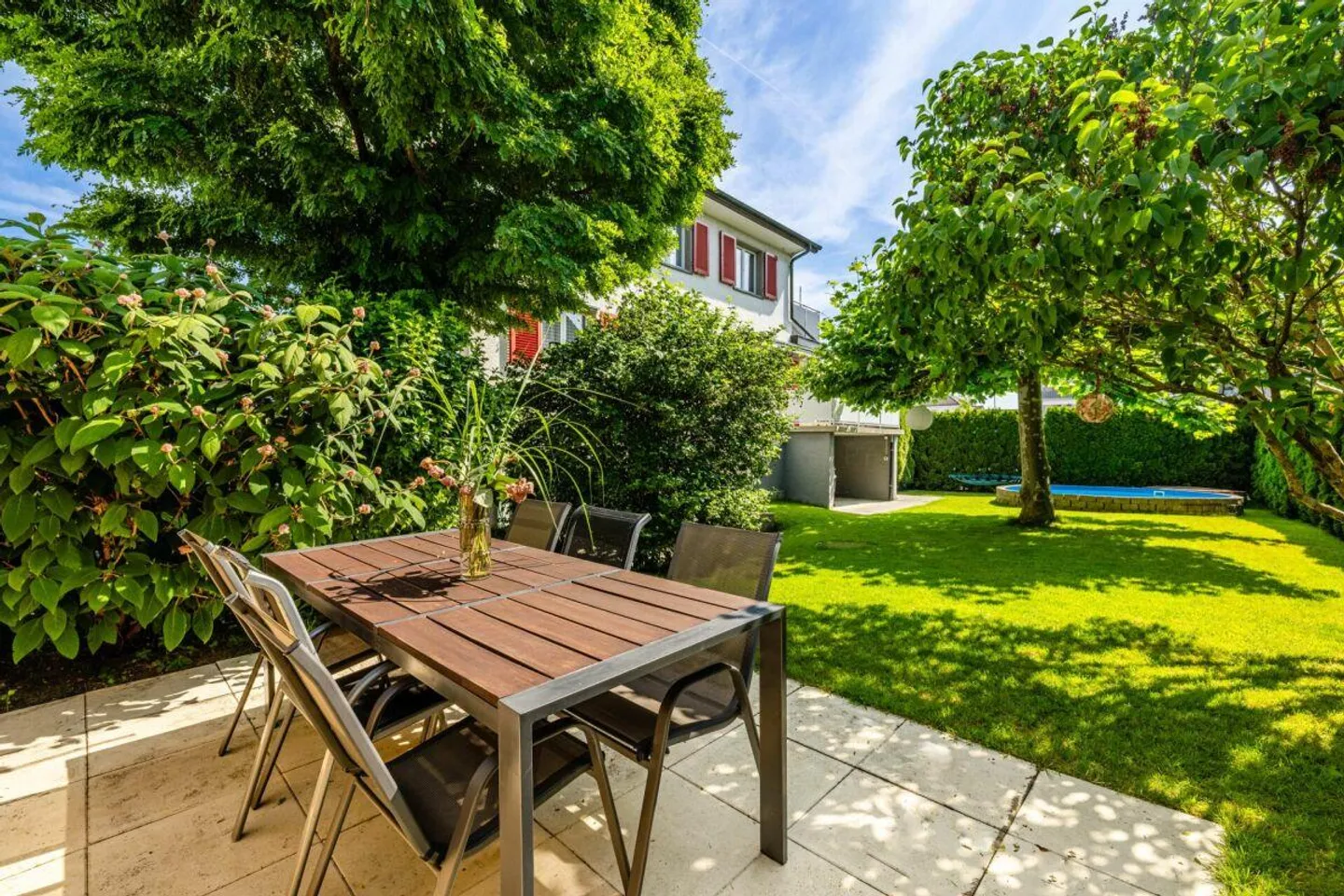 STILVOLLES 7.5-ZIMMER-EINFAMILIENHAUS  MIT POOL, IDYLLISCHEM GARTEN... - Foto 9 von 13