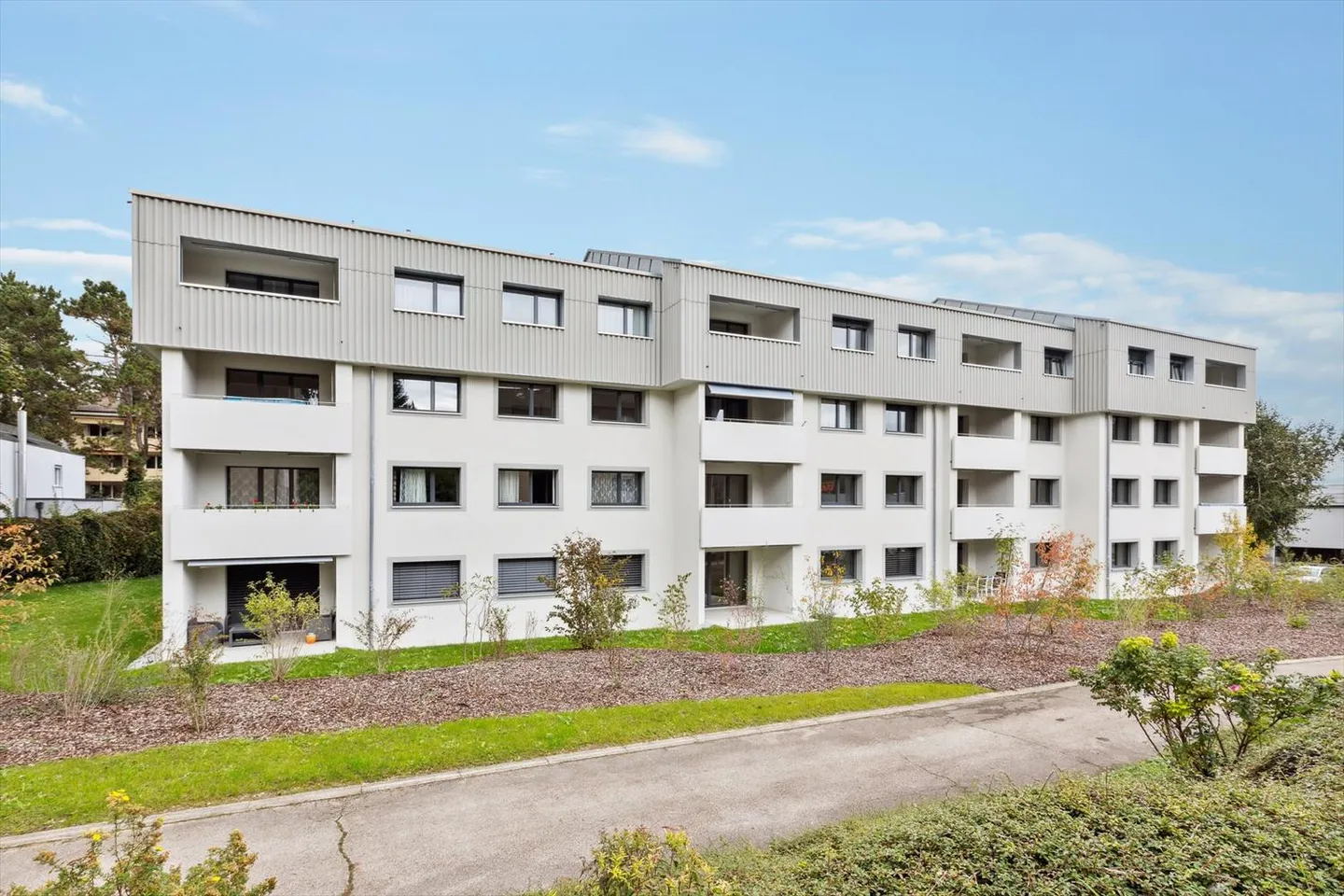 Minergie Building | Renovated Apartment with Free Deposit - Photo 3 of 12