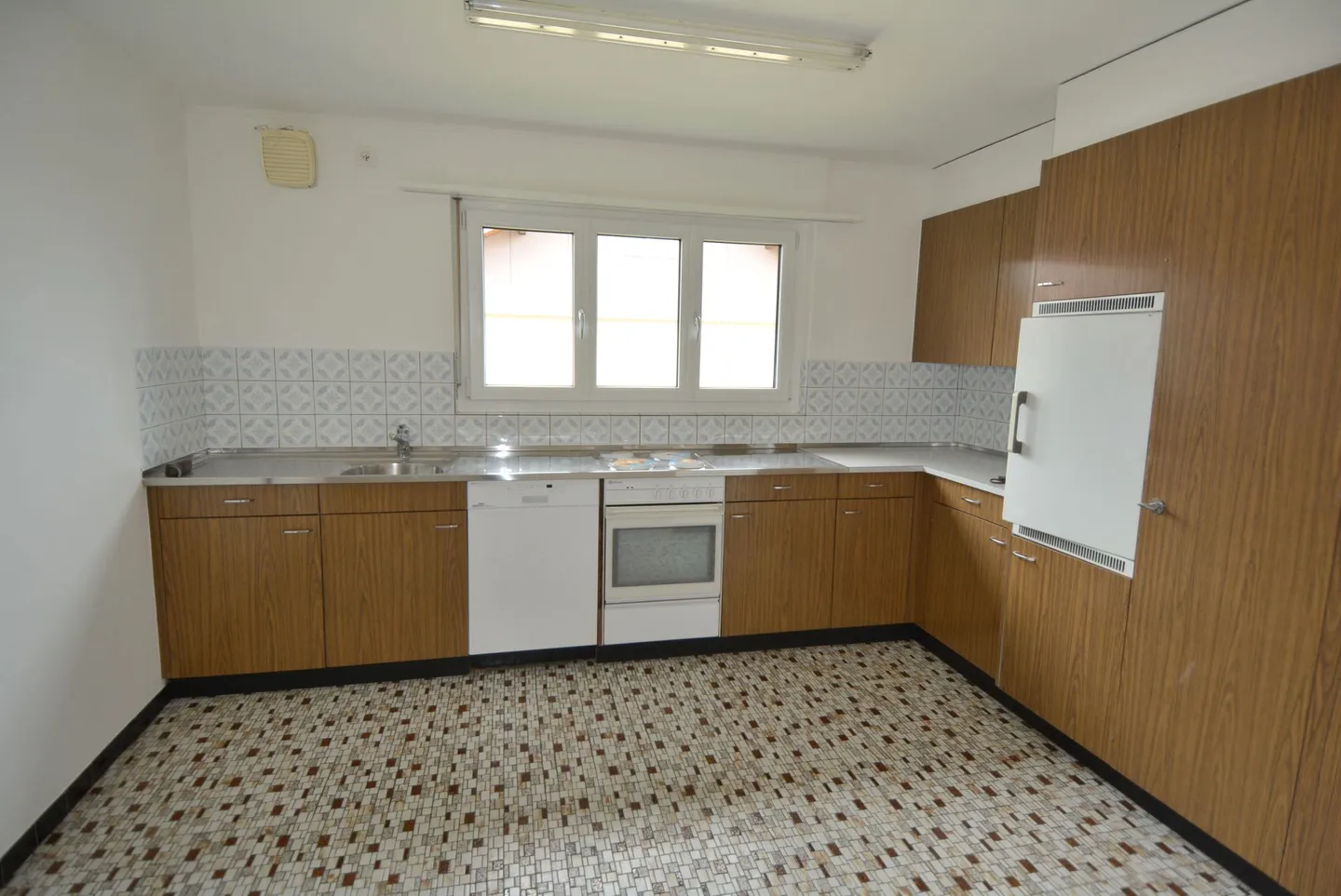 Attractive 4.5-room apartment on the ground floor with balcony - Photo 2 of 10