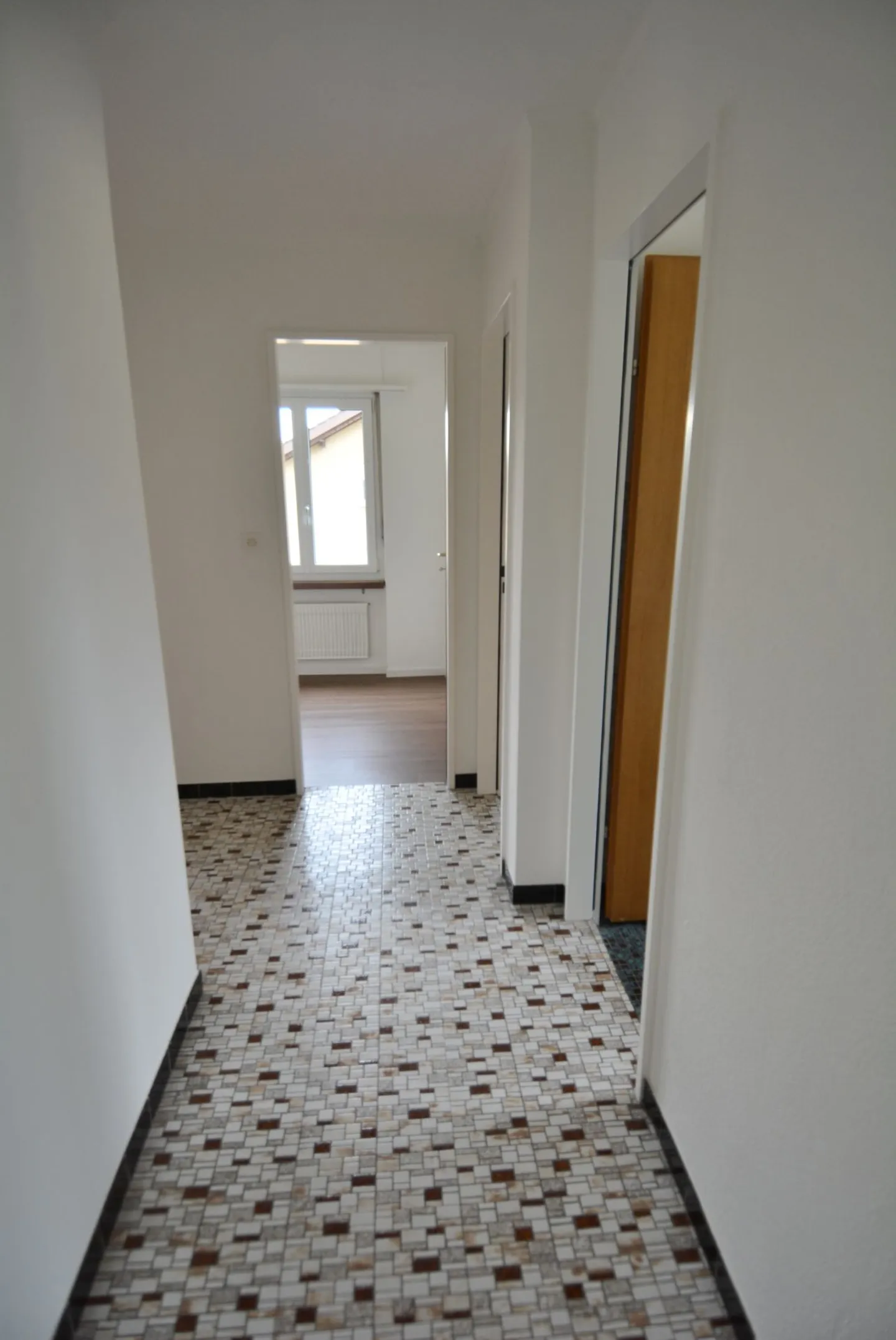 Attractive 4.5-room apartment on the ground floor with balcony - Photo 4 of 10