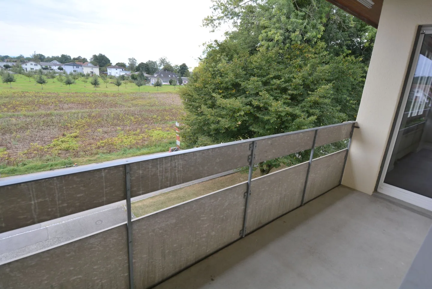 Attractive 4.5-room apartment on the ground floor with balcony - Photo 7 of 10