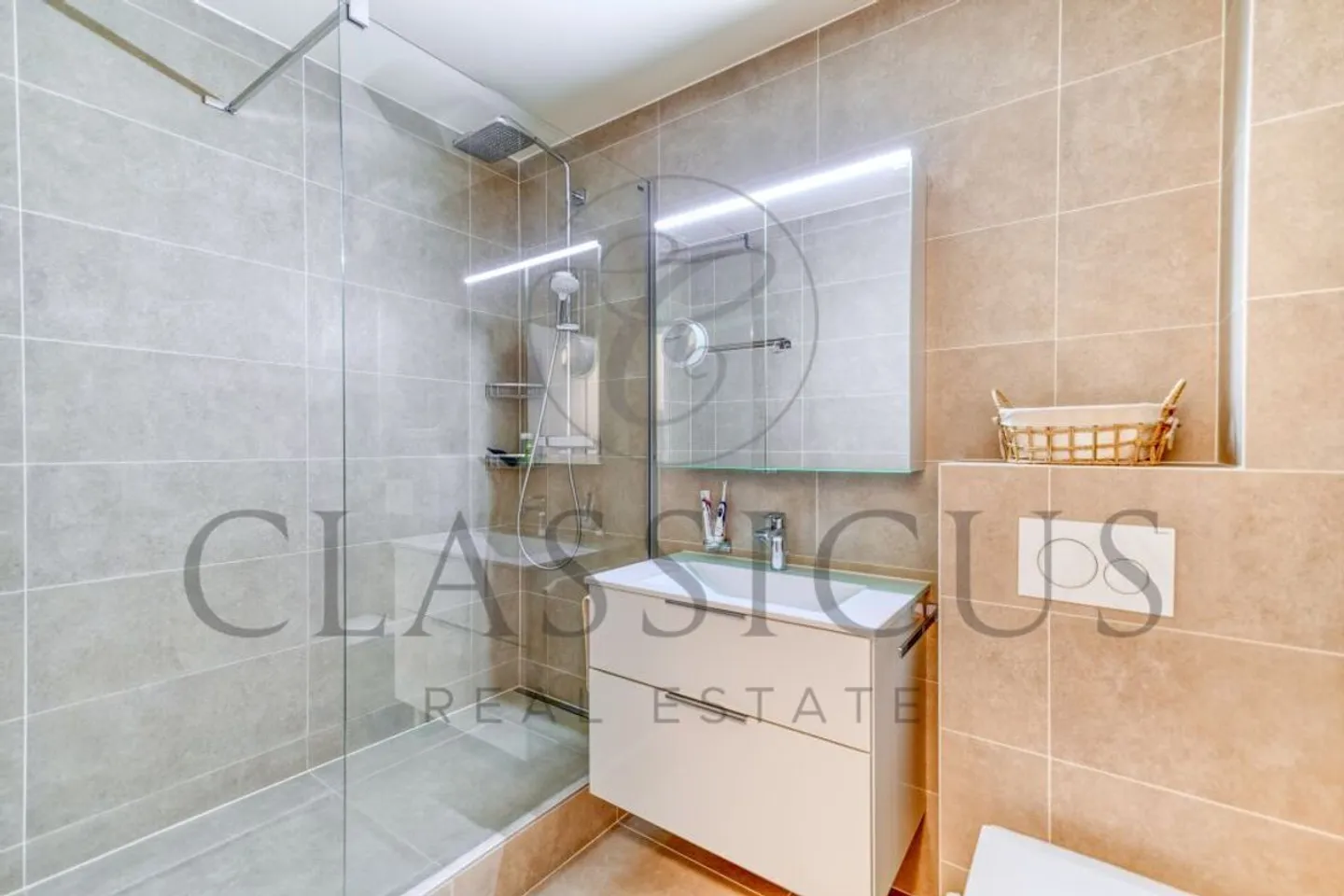 Elegante appartamento di 5,5 stanze con logge e bella luminosità - Foto 9 di 10