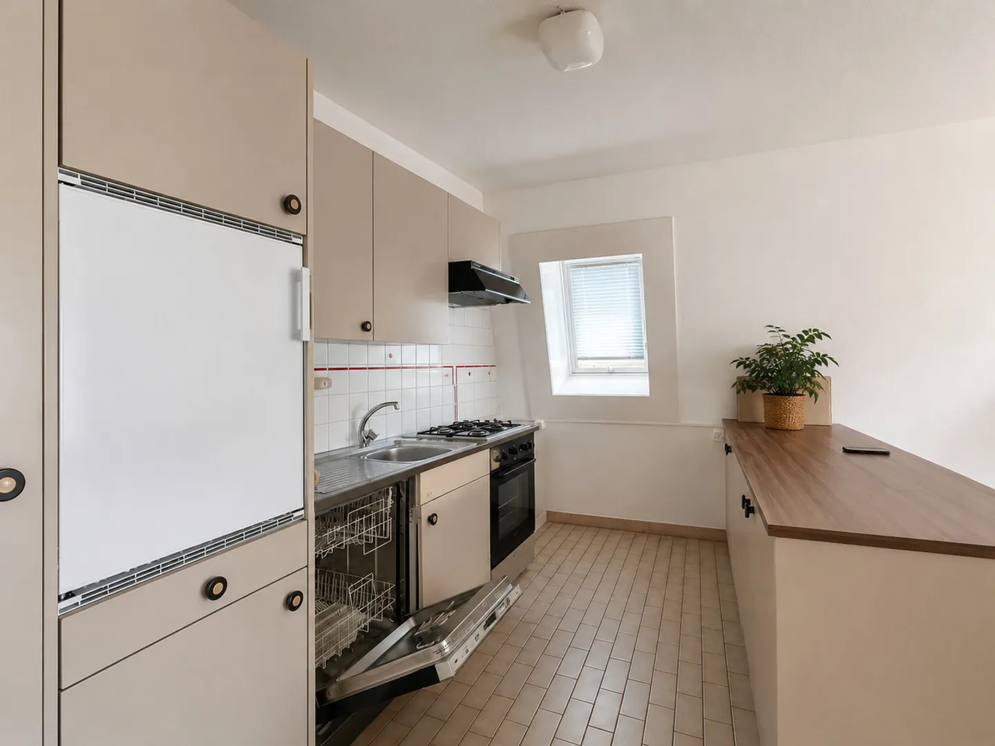 Appartement spacieux 2.5 pièces - Photo 2 sur 4