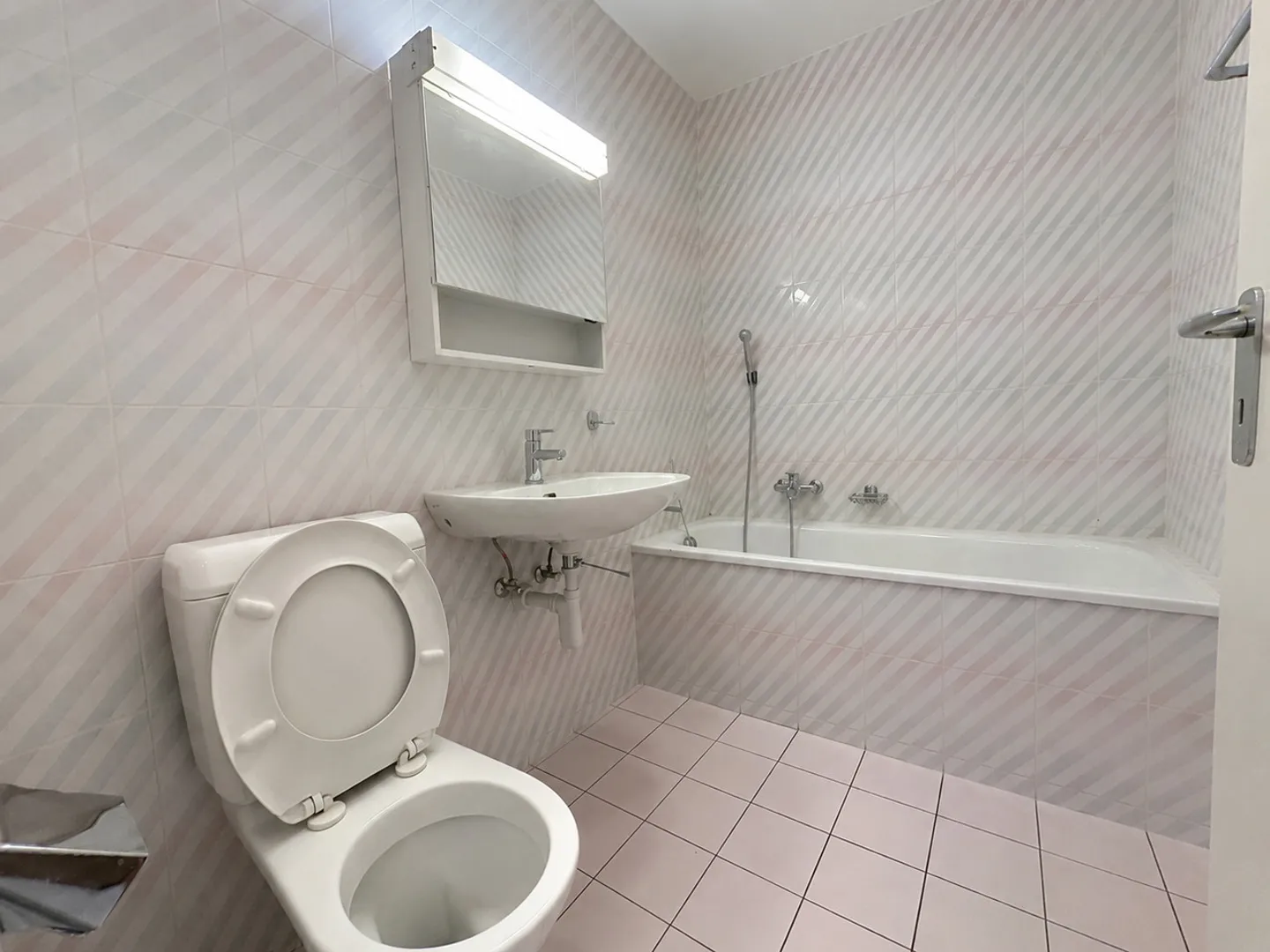 Appartement spacieux 2.5 pièces - Photo 4 sur 4