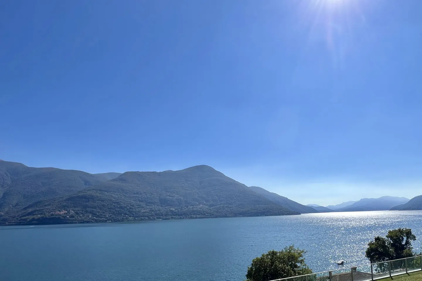 Luxury Apartment with Lake View - Photo 16 of 44