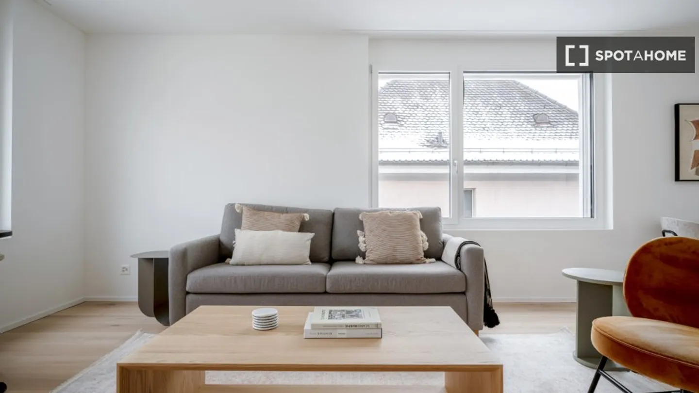 Discover, visit, and rent your new home online with complete confidence. - Photo 2 of 12