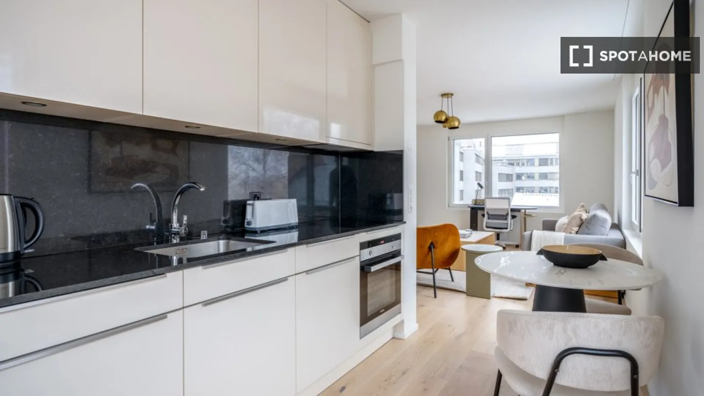 Discover, visit, and rent your new home online with complete confidence. - Photo 6 of 12