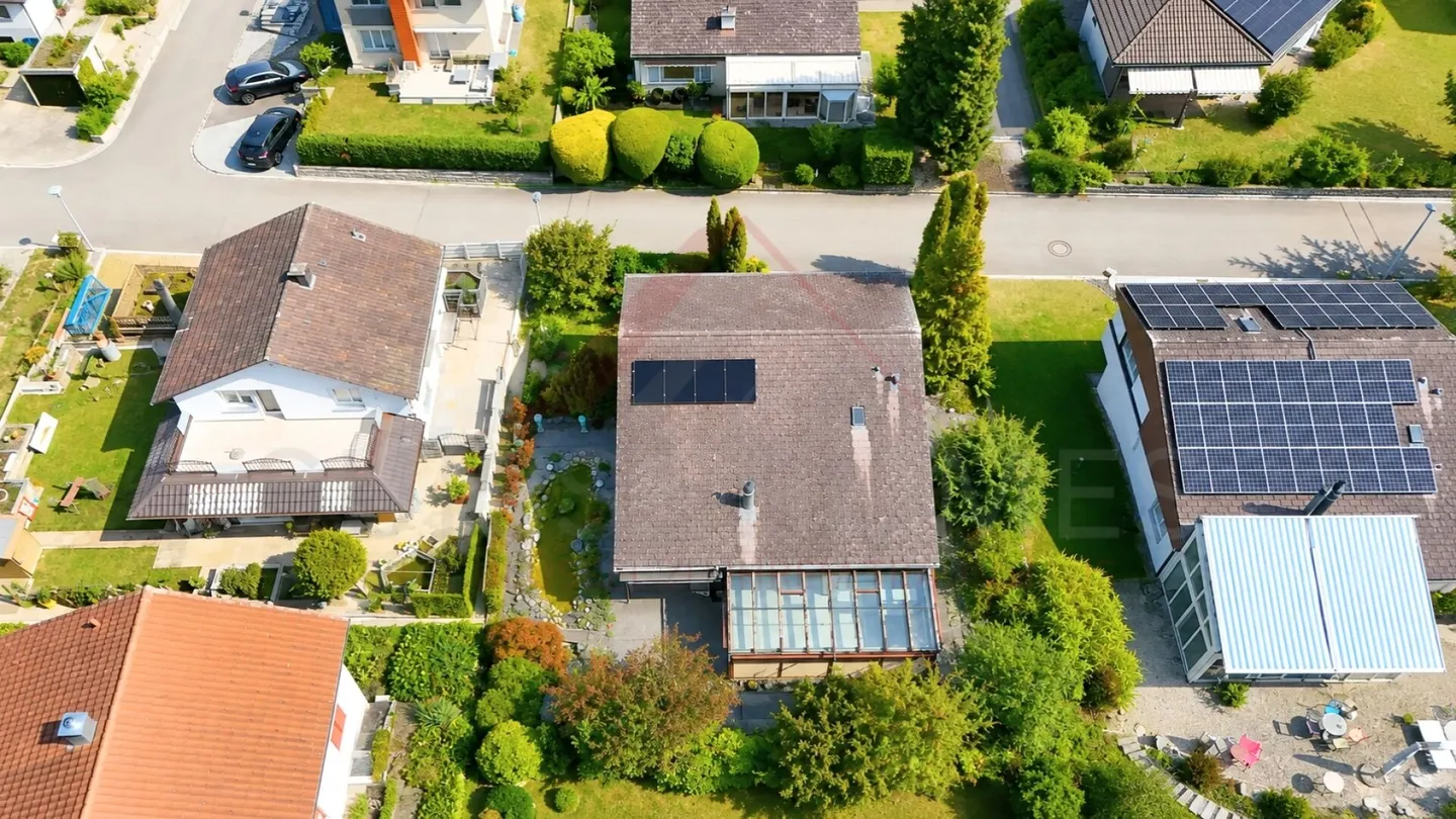 Maison familiale spacieuse avec jardin - Photo 11 sur 13