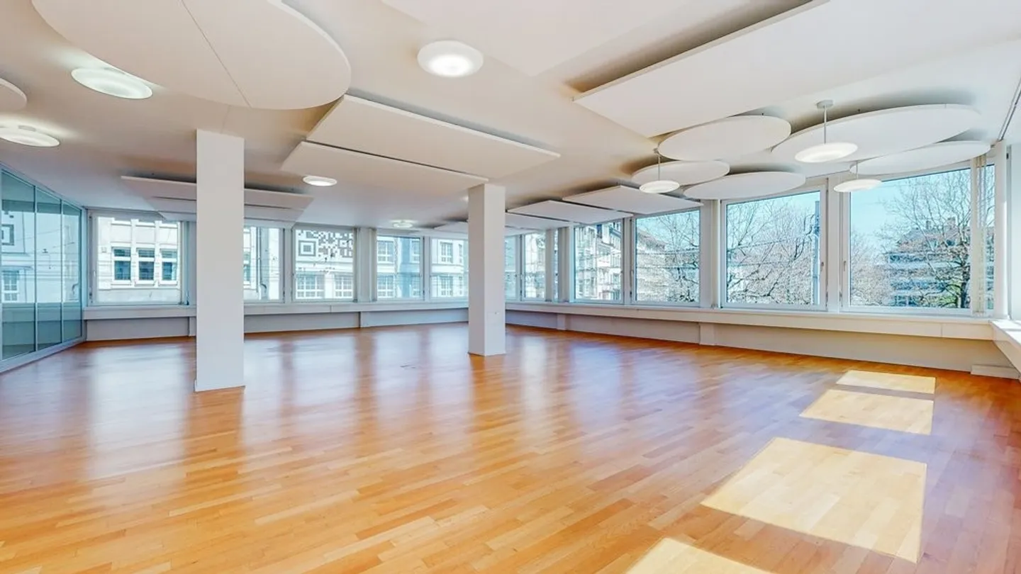 Office space for rent - Photo 2 of 11