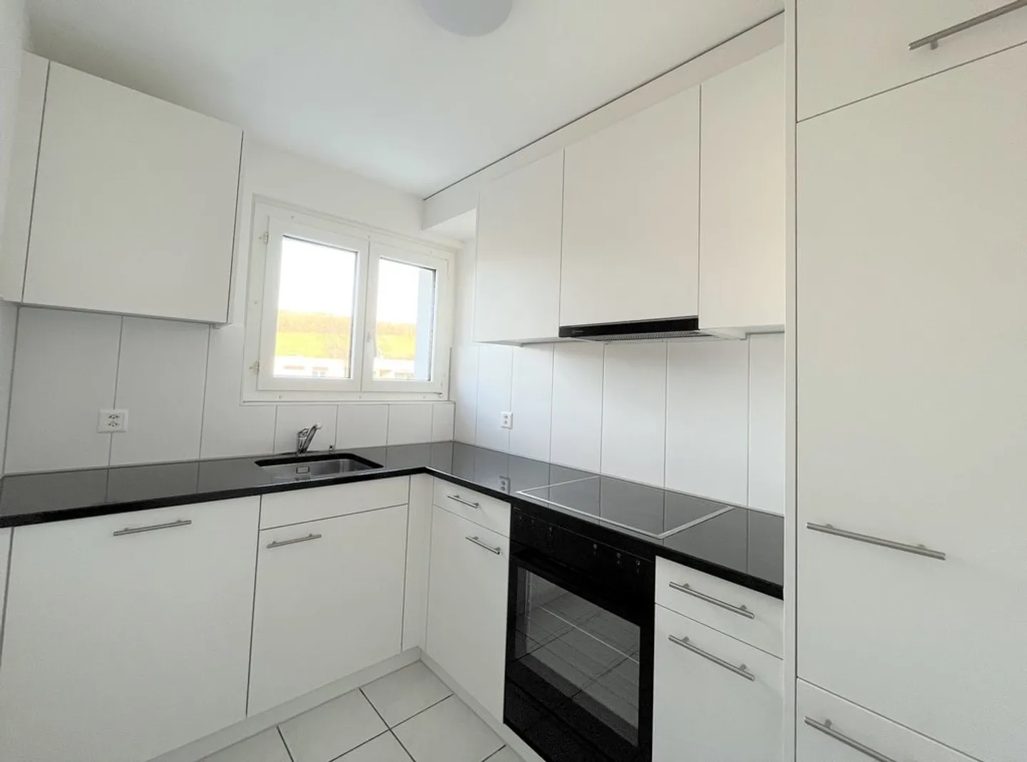 Renovated apartment with a free view - Photo 2 of 9