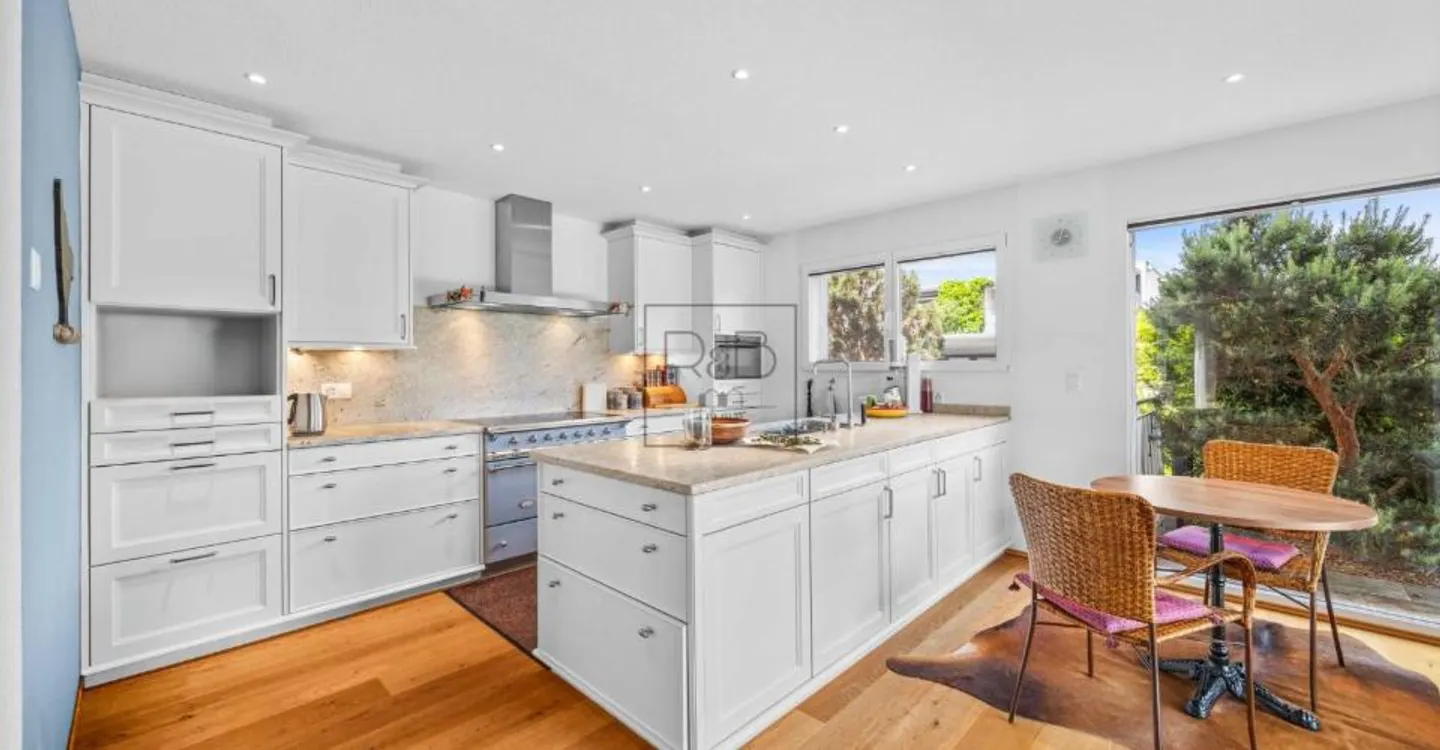 Sublime 6.5-room house located in Bulle - Photo 2 of 10