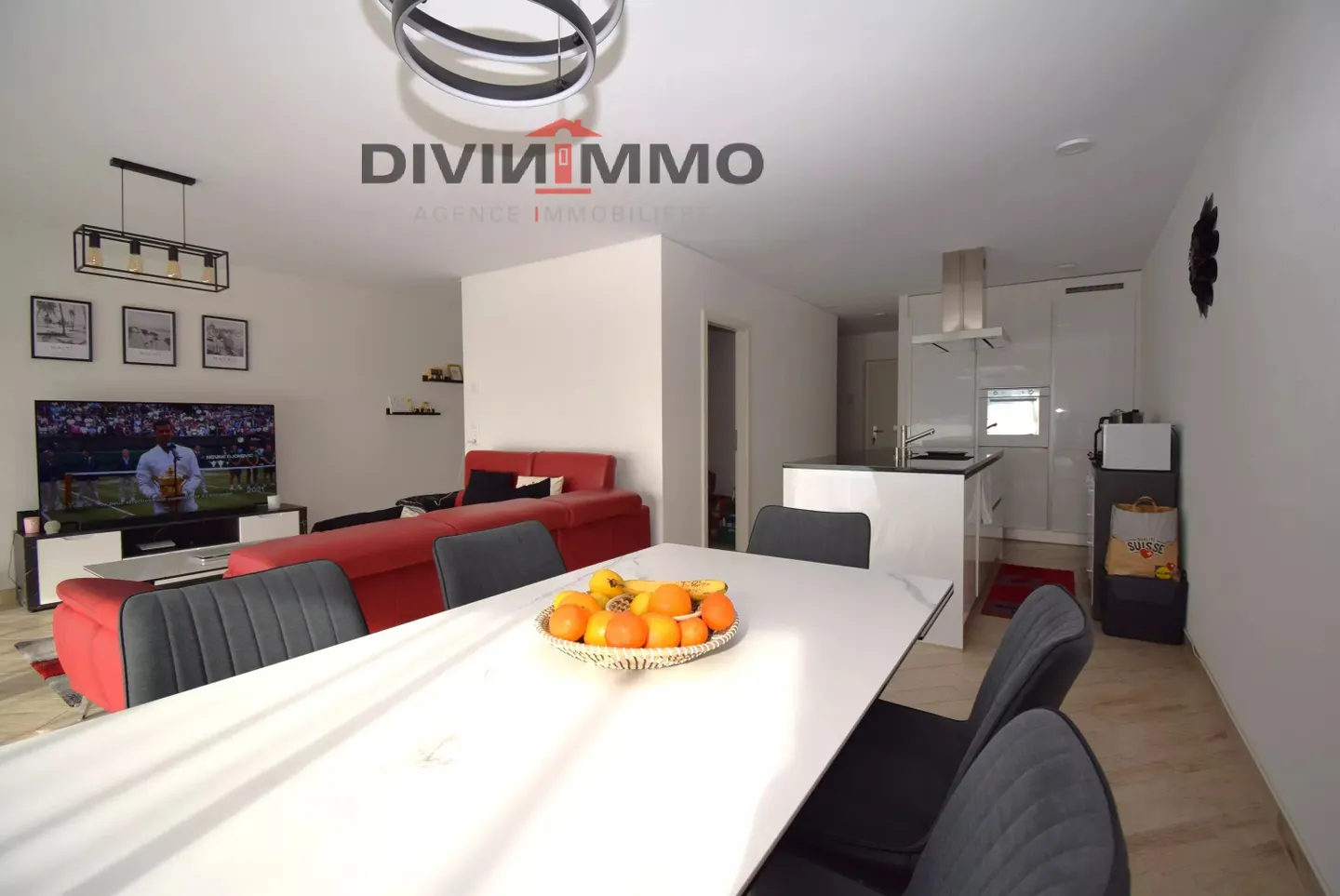 Appartement moderne avec terrasse - Photo 3 sur 13