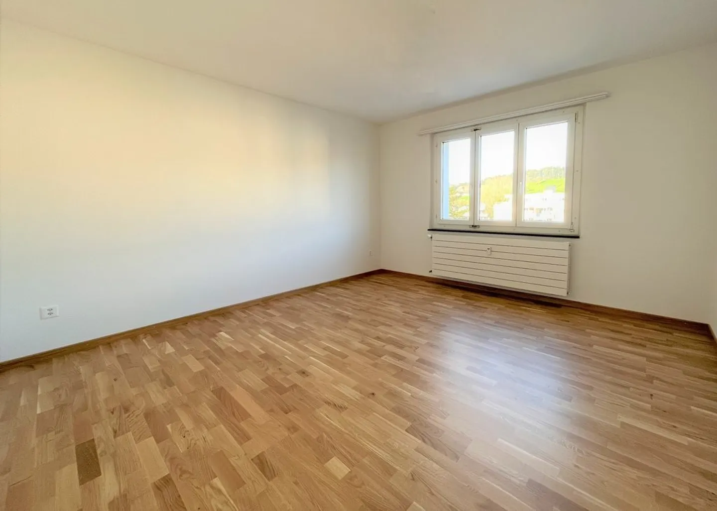 Renovated apartment with a free view - Photo 4 of 9