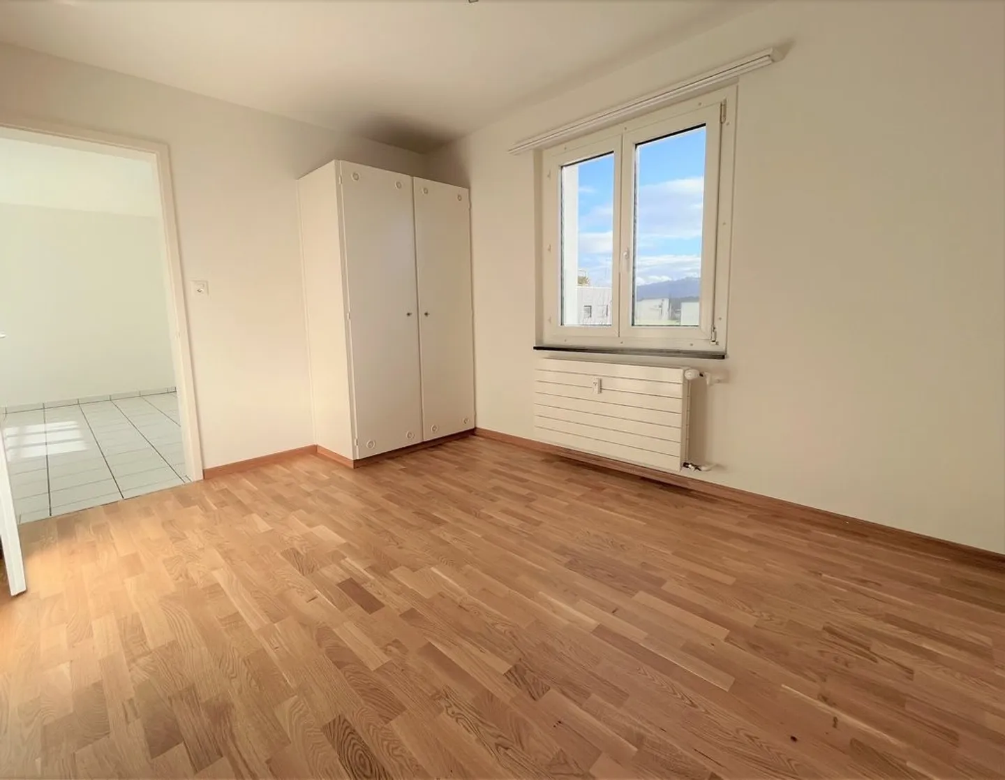 Renovated apartment with a free view - Photo 5 of 9