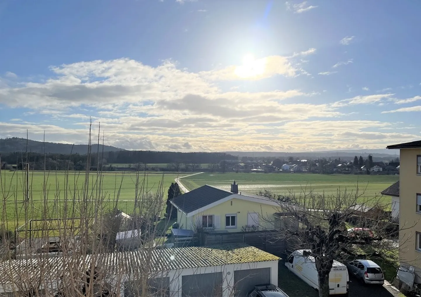 Renovated apartment with a free view - Photo 9 of 9