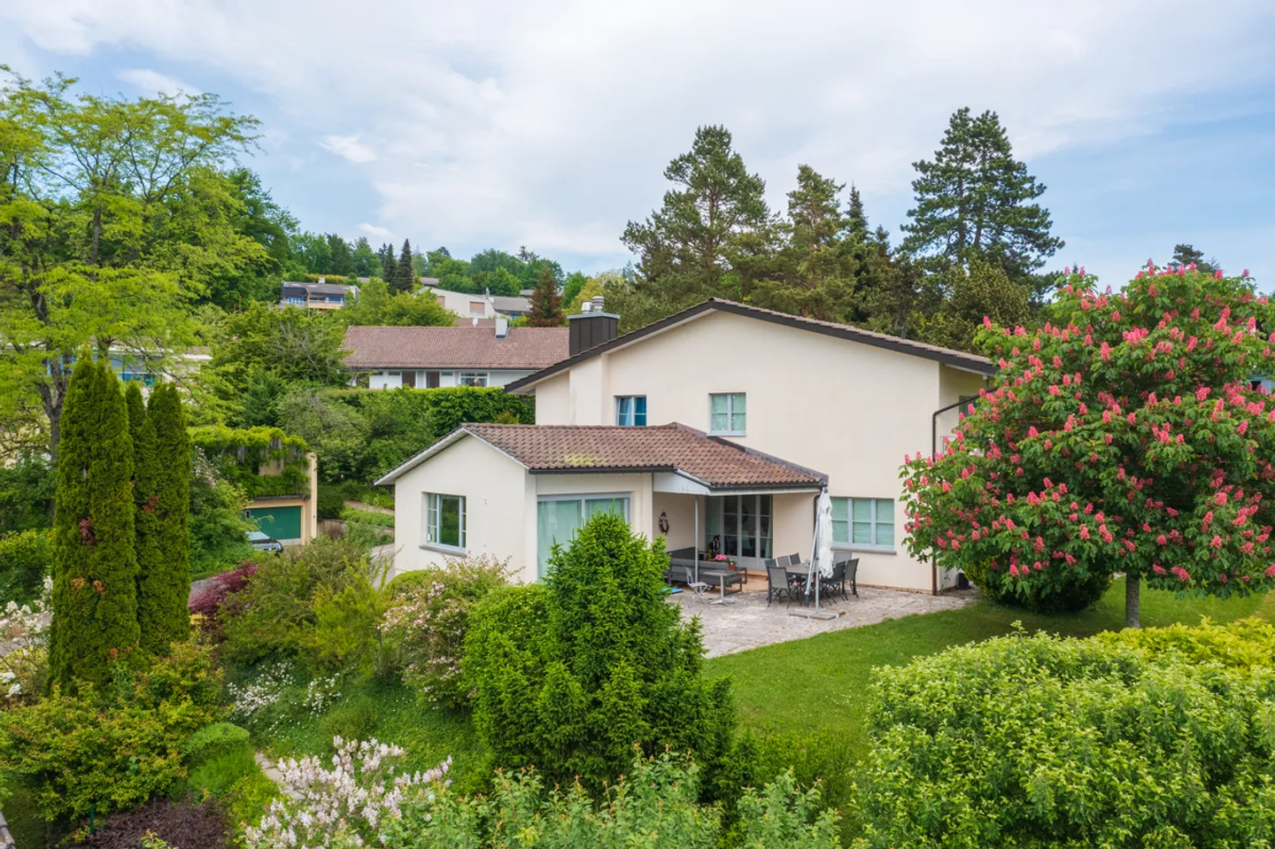 Maison 6.5 pièces - Foto 1 von 8