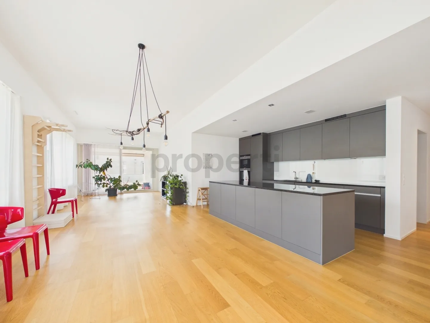 Geräumige 4.5-Zimmer-Wohnung - Foto 1 von 13