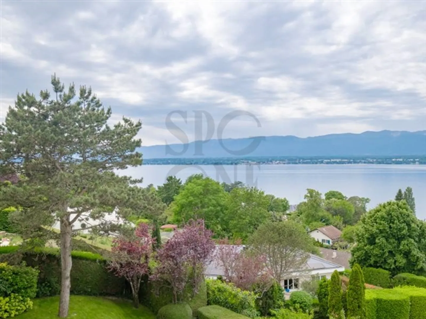 Extraordinary Villa in Anières with Lake View - Photo 1 of 1