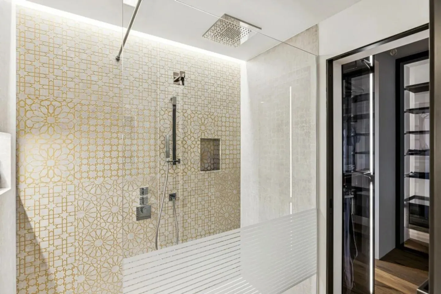 Exklusive 7,5-Zimmer-Wohnung in Castagnola mit Blick auf den See und die Berge - Foto 12 von 19