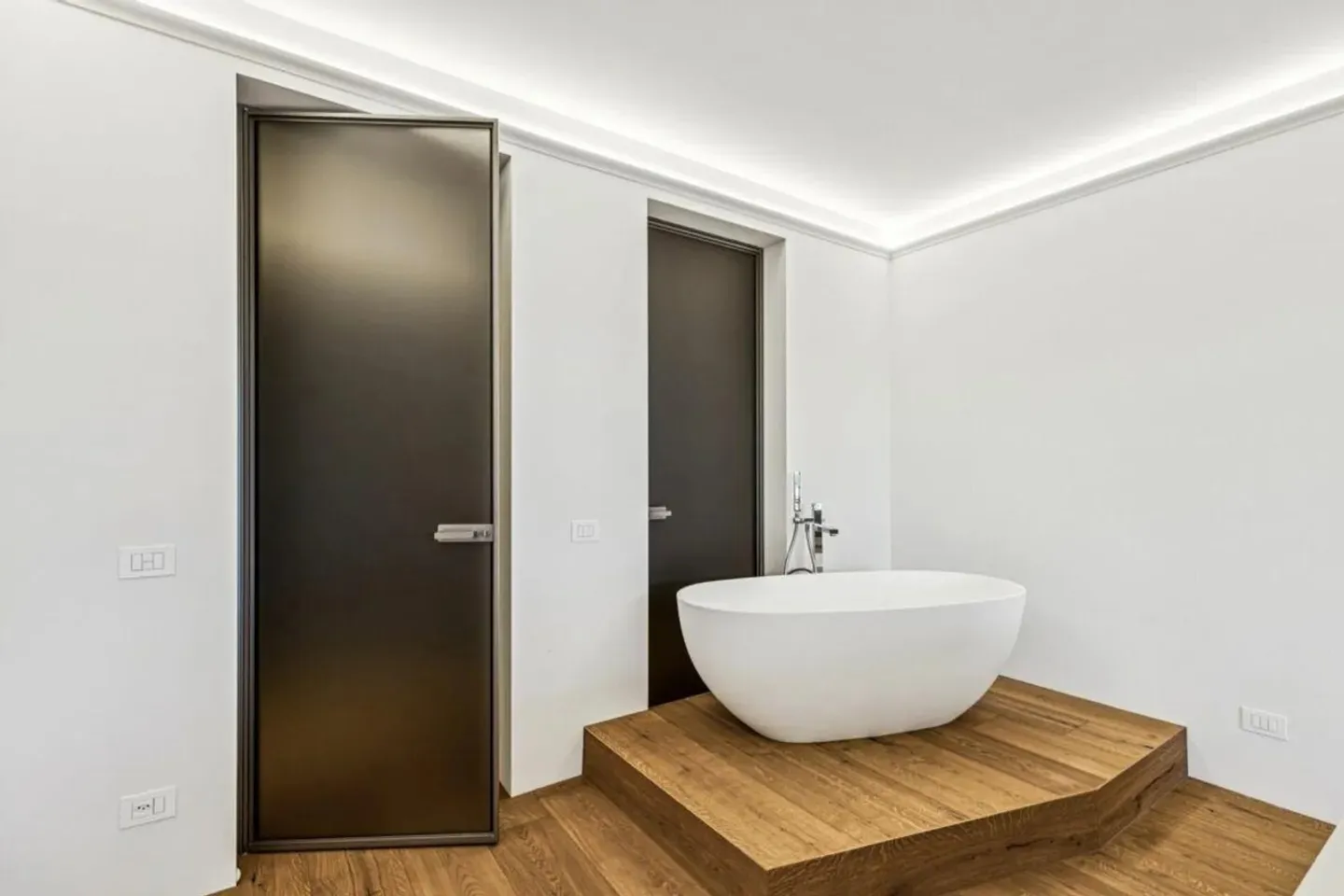 Exklusive 7,5-Zimmer-Wohnung in Castagnola mit Blick auf den See und die Berge - Foto 14 von 19