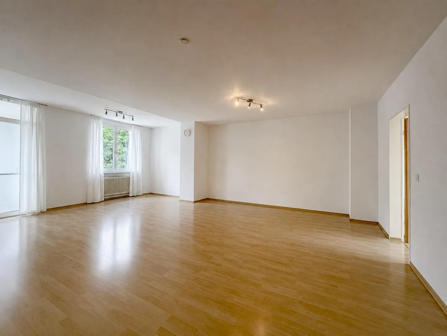 Geräumige Wohnung mit Wintergarten - Foto 4 von 8