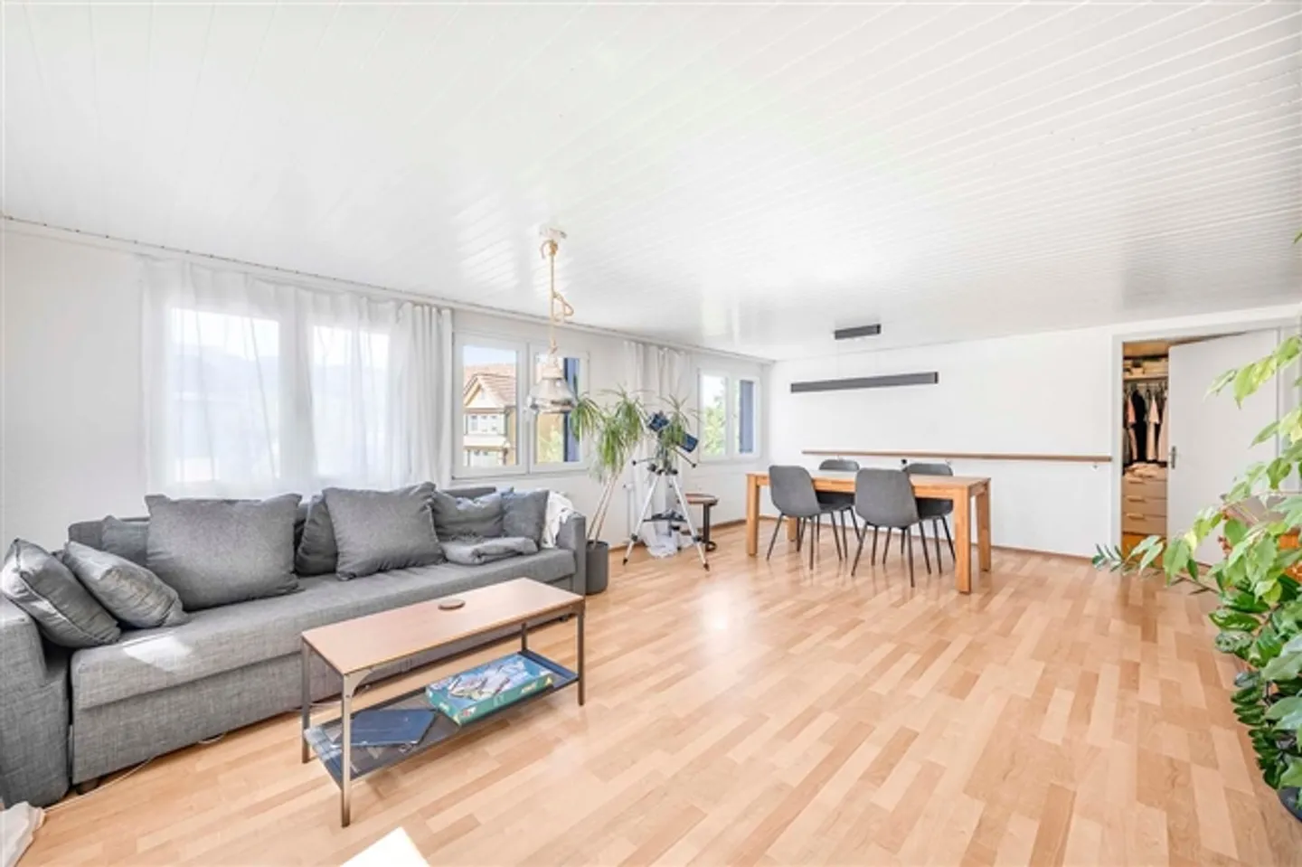 6 Room apartment - Photo 4 of 13