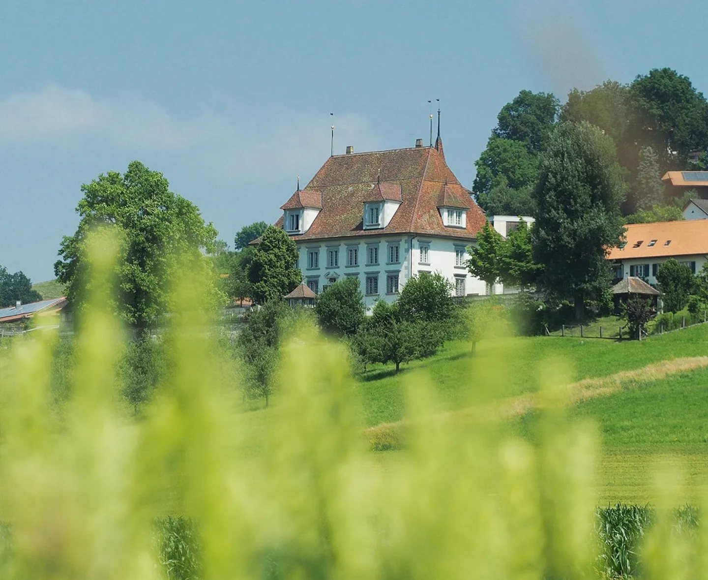 Wohnen im historischen Schloss Utzigen - Photo 1 of 8