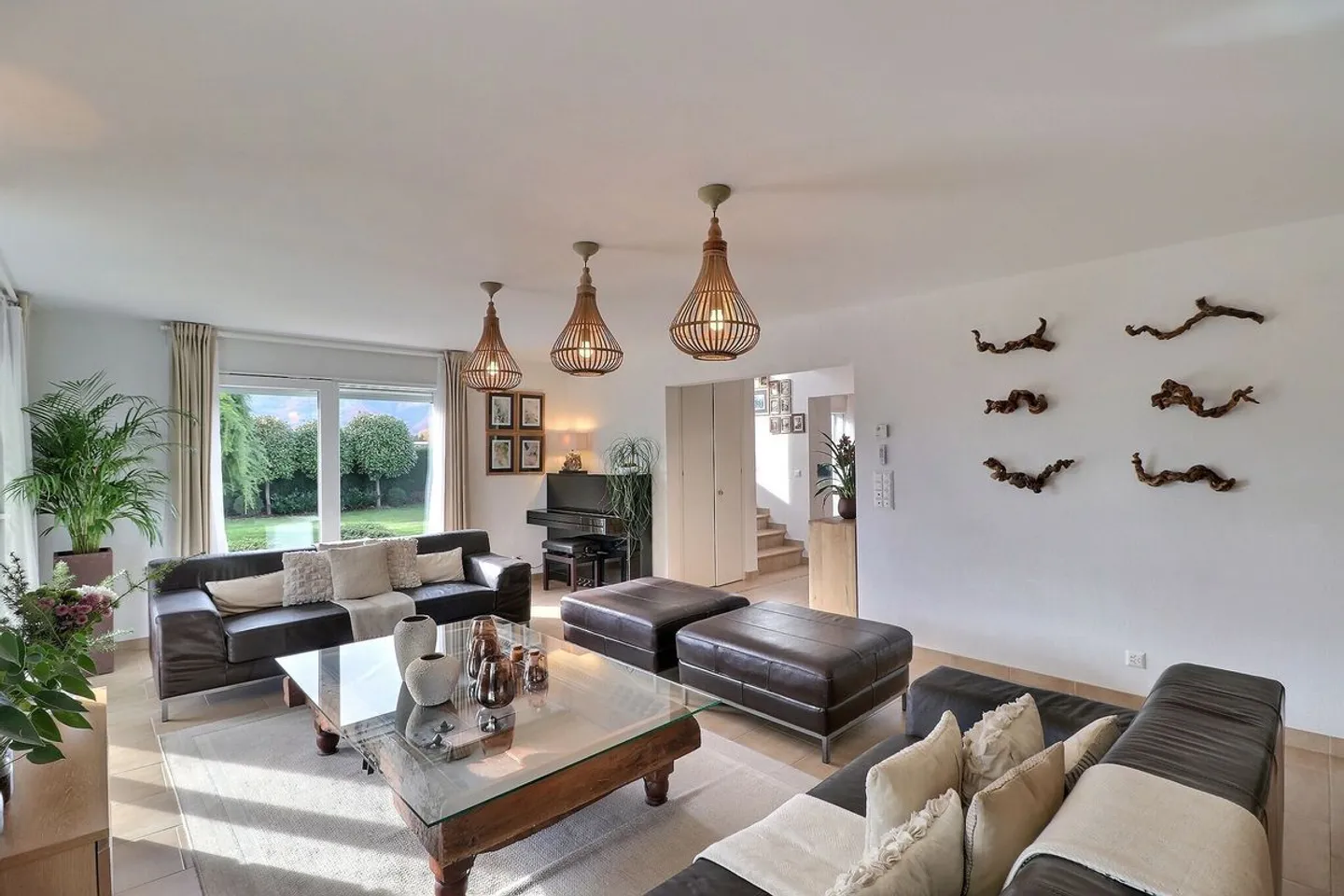 Bella villa individuale con 5,5 camere e una vista molto bella in una zona residenziale tranquilla - Foto 3 di 13