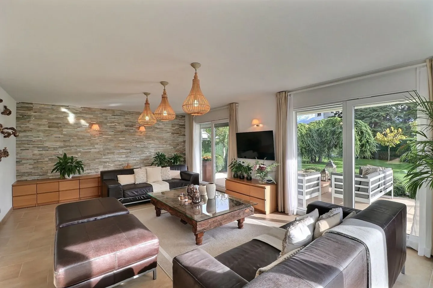 Bella villa individuale con 5,5 camere e una vista molto bella in una zona residenziale tranquilla - Foto 9 di 13